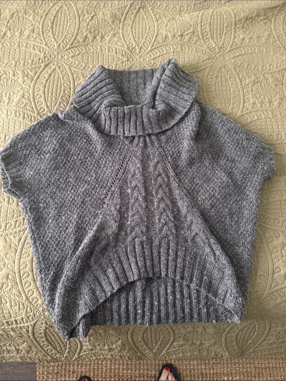 DKNY Gray Cable-Knit Short-Sleeve Turtleneck Sweater